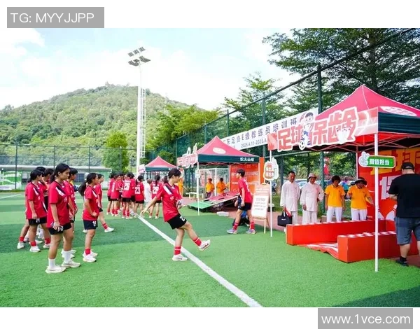 闪跃足球:探索足球运动的新风潮与年轻人的激情碰撞 闪跃足球:探索足球运动的新风潮与年轻人的激情碰撞